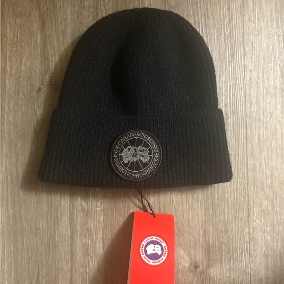 Canada Goose Arctic Black Beanie